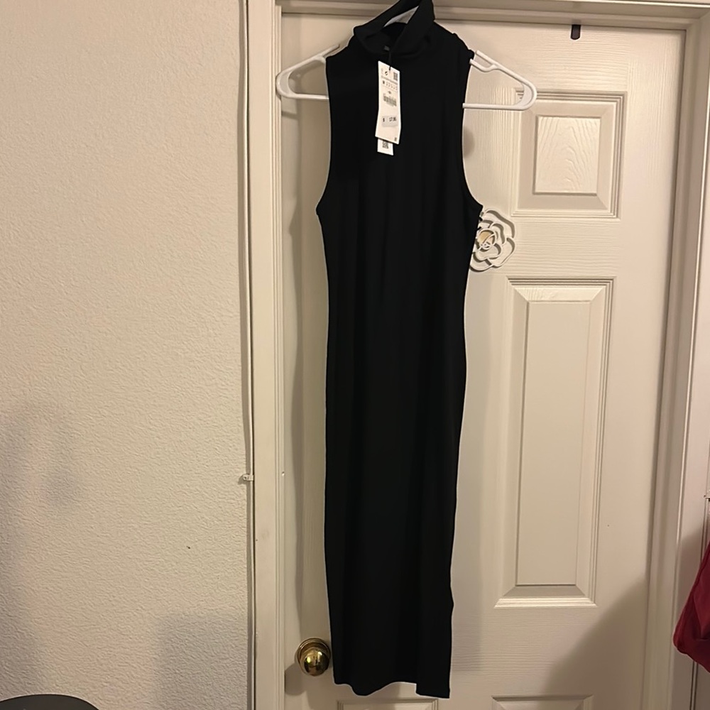 Black Sleeveless Midi Dress